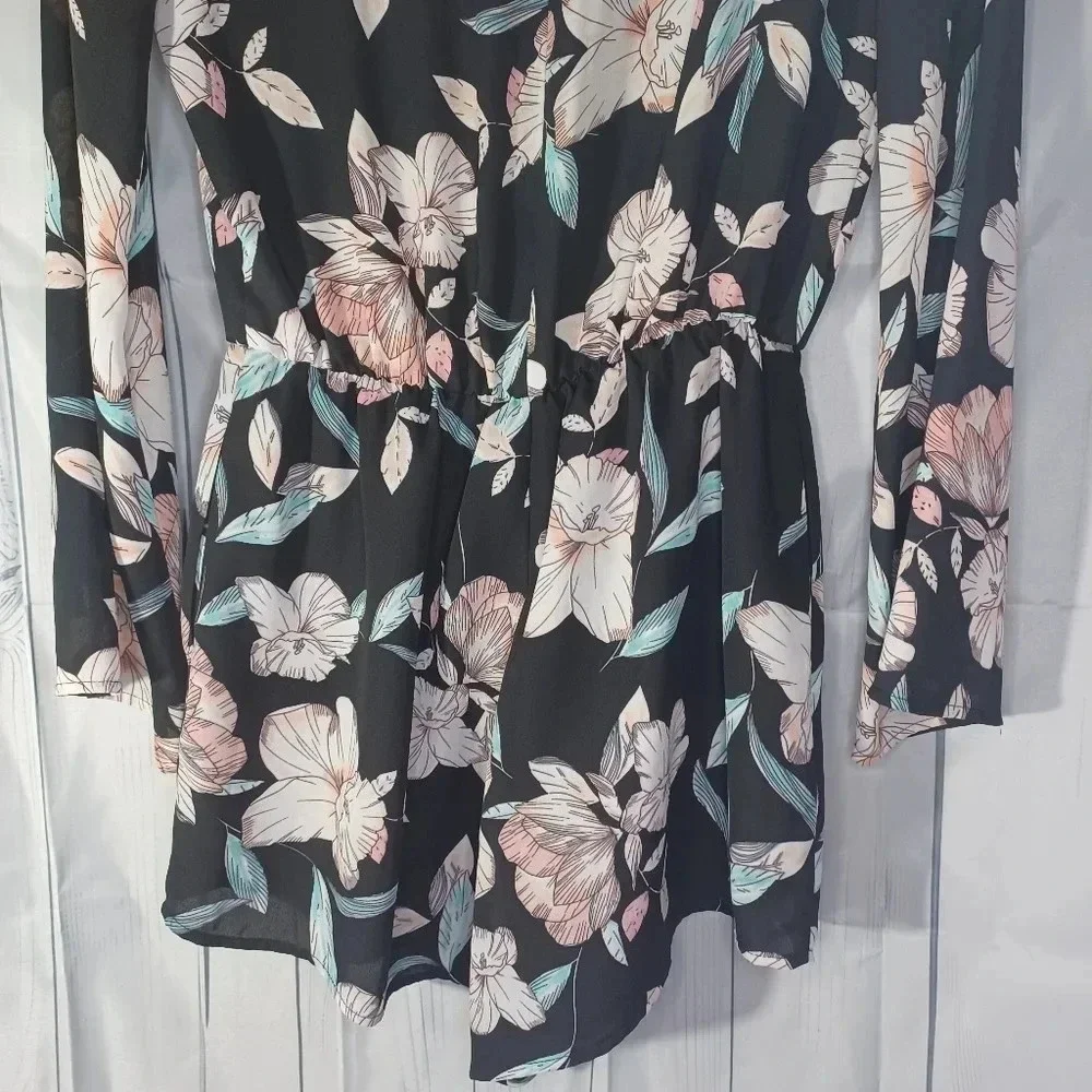 Decree bell sleeve boho floral tie front romper